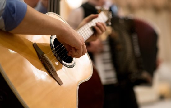 Domina la guitarra con apps clave